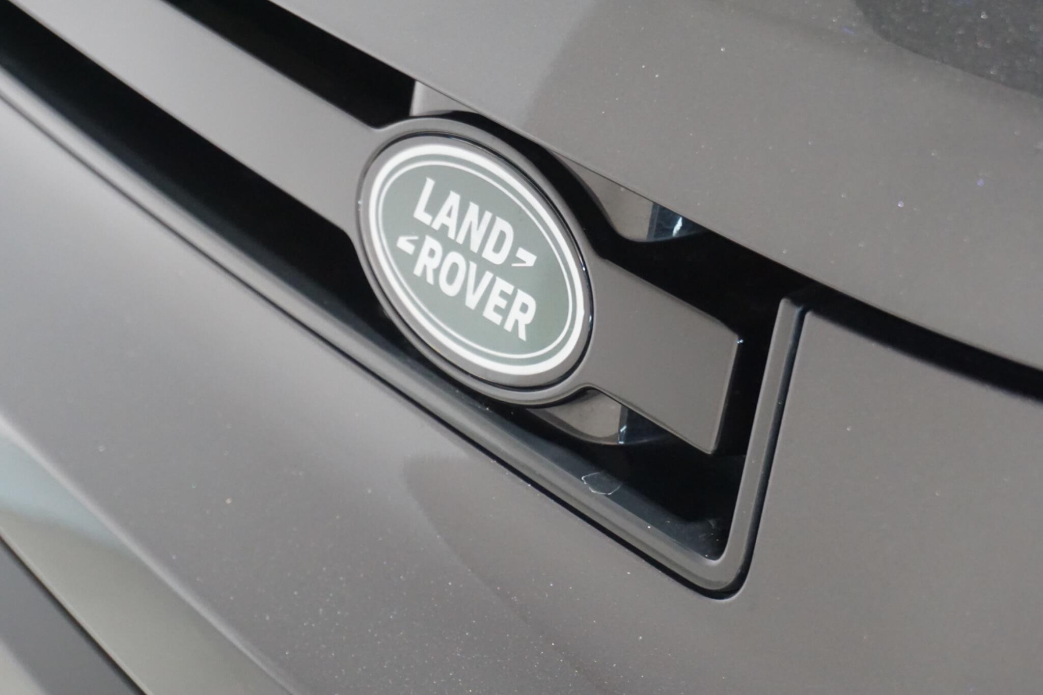 Land Rover Defender 90 3.0 D300 MHEV X-Dynamic HSE Hard Top SUV 3dr Diesel Auto 4WD SWB Euro 6 (s/s) (300 ps)